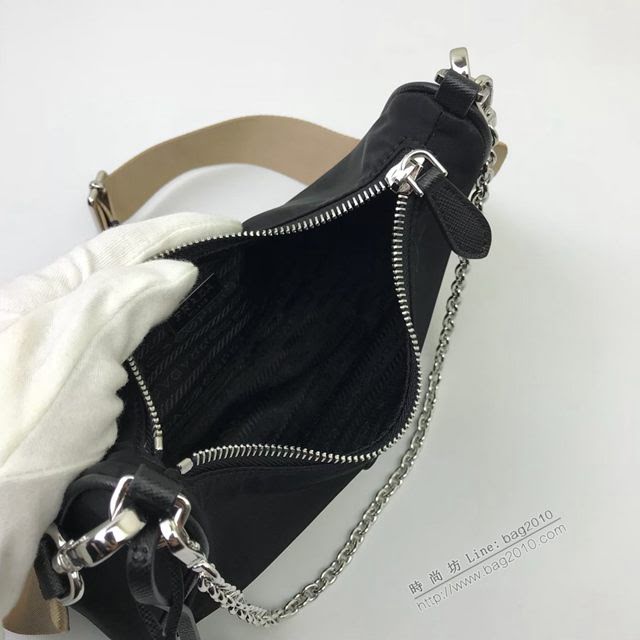 prada女包 普拉達2020新款nylon Hobo手拎包 時尚百搭 prada腋下包 1BH204 Prada單肩斜挎包  pyd2379